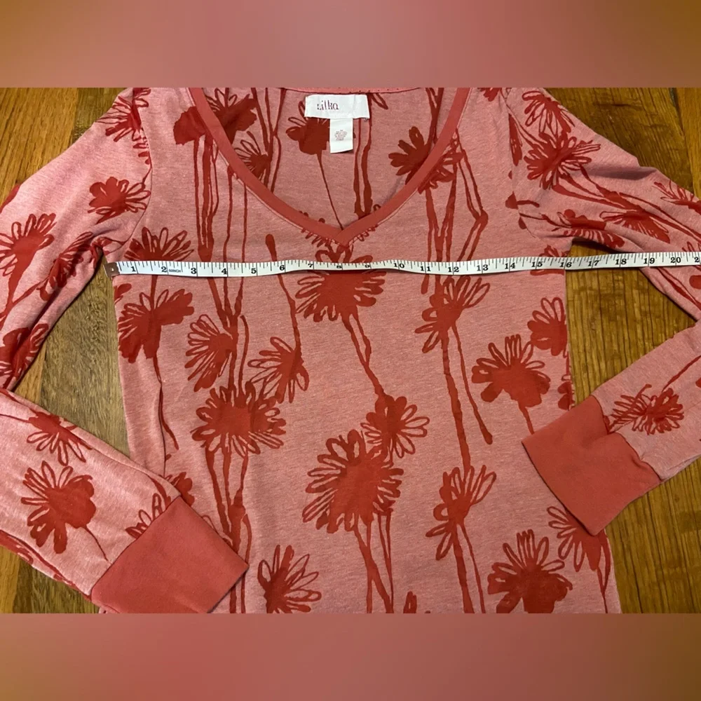 Anthropologie Lilka V-Neck Long Sleeve Red Shirt Pretty Floral Print, Sz Medium - Picture 5 of 8